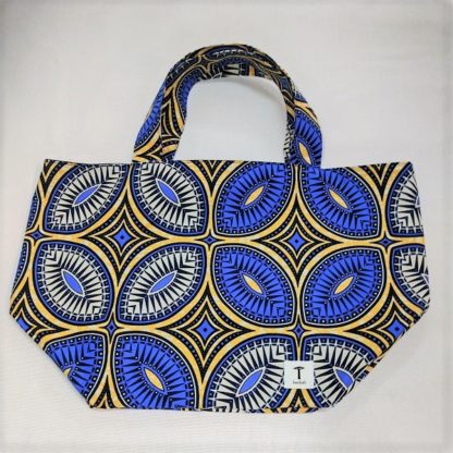 <span style="color: #ff6347; font-style: bold;">【売切】</span><br>166<br>アフリカ布の<br>エコバッグ（大） <br>ブルー＆ホワイト
