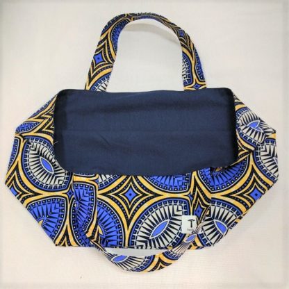 <span style="color: #ff6347; font-style: bold;">【売切】</span><br>166<br>アフリカ布の<br>エコバッグ（大） <br>ブルー＆ホワイト - 画像 (2)