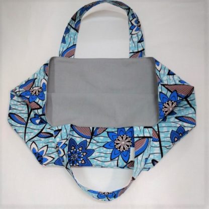 <span style="color: #ff6347; font-style: bold;">【売切】</span><br>165<br>アフリカ布の<br>エコバッグ（大） <br>ブルーフラワー - 画像 (2)