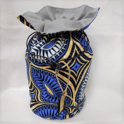 <span style="color: #ff6347; font-style: bold;">【売切】</span><br>049<br>ハネ付き丸底巾着<br>ブルー