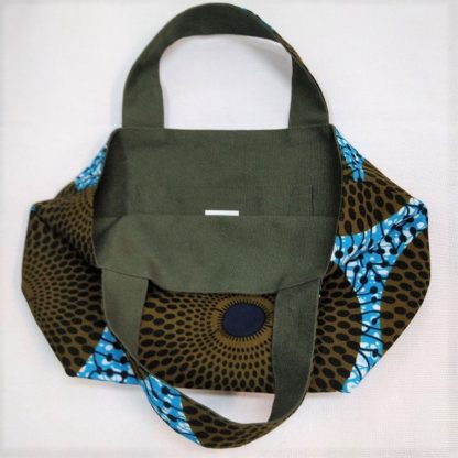 <span style="color: #ff6347; font-style: bold;">【売切】</span><br>077<br>アフリカ布のトートバッグ<br>中<br>ブルー＆ブラウンサークル - 画像 (2)