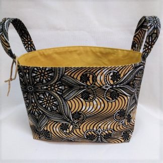 <span style="color: #ff6347; font-style: bold;">【売切】</span><br>148<br>アフリカ布で作った小物入れ（大）<br>ライトブラウン