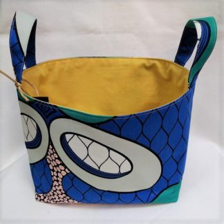 <span style="color: #ff6347; font-style: bold;">【売切】</span><br>146<br>アフリカ布で作った小物入れ（大）<br>ブルー＆グリーン