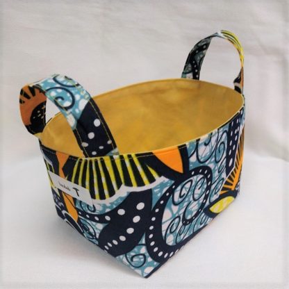 <span style="color: #ff6347; font-style: bold;">【売切】</span><br>141<br>アフリカ布で作った小物入れ（小）<br>イエロー＆オレンジ - 画像 (2)