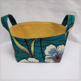 <span style="color: #ff6347; font-style: bold;">【売切】</span><br>140<br>アフリカ布で作った小物入れ（小）<br>グリーンフラワー