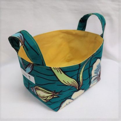 <span style="color: #ff6347; font-style: bold;">【売切】</span><br>140<br>アフリカ布で作った小物入れ（小）<br>グリーンフラワー - 画像 (2)