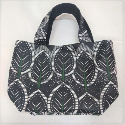 <span style="color: #ff6347; font-style: bold;">【売切】</span><br>068アフリカ布のトートバッグ<br>中<br>ダークグリーンリーブス - 画像 (2)