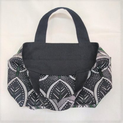 <span style="color: #ff6347; font-style: bold;">【売切】</span><br>068アフリカ布のトートバッグ<br>中<br>ダークグリーンリーブス - 画像 (3)