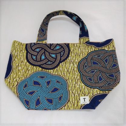 <span style="color: #ff6347; font-style: bold;">【売切】</span><br>146<br>アフリカ布の<br>エコバッグ（大） <br>ブルー＆ライトグリーン