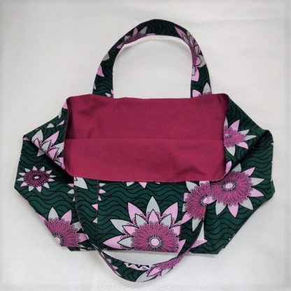 <span style="color: #ff6347; font-style: bold;">【売切】</span><br>140<br>アフリカ布の<br>エコバッグ（大） <br>グリーン＆ピンクフラワー - 画像 (2)