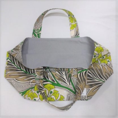 <span style="color: #ff6347; font-style: bold;">【売切】</span><br>137<br>アフリカ布の<br>エコバッグ（大） <br>グリーンリーブス - 画像 (2)