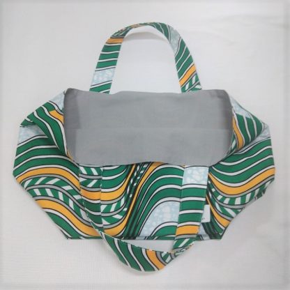 <span style="color: #ff6347; font-style: bold;">【売切】</span><br>136<br>アフリカ布の<br>エコバッグ（大） <br>グリーン＆イエローウェーブ - 画像 (2)