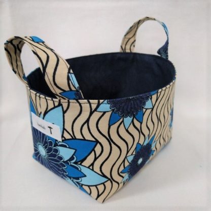 <span style="color: #ff6347; font-style: bold;">【売切】</span><br>127<br>アフリカ布で作った小物入れ（小）<br>ブルーフラワー - 画像 (2)