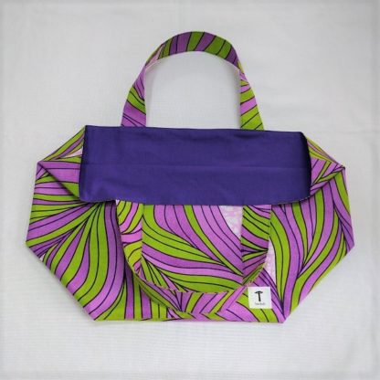 <span style="color: #ff6347; font-style: bold;">【売切】</span><br>128<br>アフリカ布の<br>エコバッグ（大） <br>グリーン＆パープル - 画像 (2)