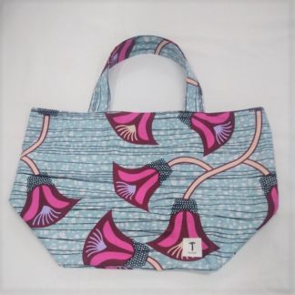 <span style="color: #ff6347; font-style: bold;">【売切】</span><br>122<br>アフリカ布の<br>エコバッグ（大） <br>ピンク＆ライトブルー