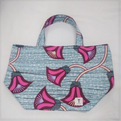 <span style="color: #ff6347; font-style: bold;">【売切】</span><br>122<br>アフリカ布の<br>エコバッグ（大） <br>ピンク＆ライトブルー