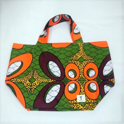 <span style="color: #ff6347; font-style: bold;">【売切】</span><br>121<br>アフリカ布の<br>エコバッグ（大） <br>グリーン＆オレンジ
