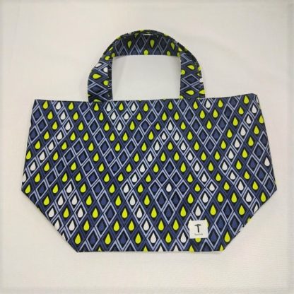 <span style="color: #ff6347; font-style: bold;">【売切】</span><br>103<br>アフリカ布の<br>エコバッグ（大） <br>ネイビーレイン