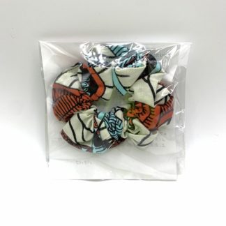 <span style="color: #ff6347; font-style: bold;">【売切】</span><br>022<br>アフリカ布の<br>シュシュ<br>white