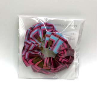 <span style="color: #ff6347; font-style: bold;">【売切】</span><br>019<br>アフリカ布の<br>シュシュ<br>pink