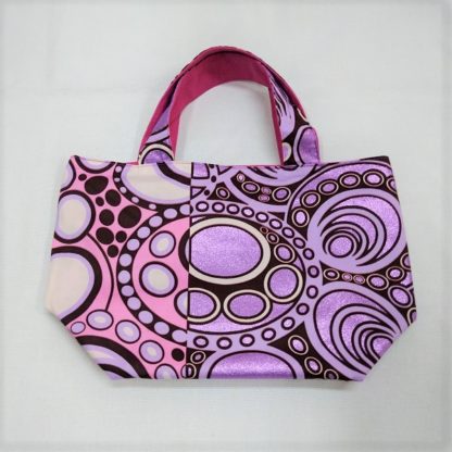 <span style="color: #ff6347; font-style: bold;">【売切】</span><br>054アフリカ布のトートバッグ<br>中<br>パープルラメ