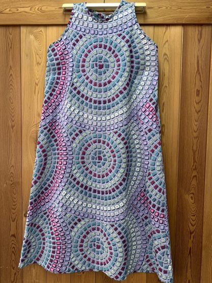 <span style="color: #ff6347; font-style: bold;">【売切】</span><br>059<br>アフリカ布の<br>ワンピースM<br>purple - 画像 (2)