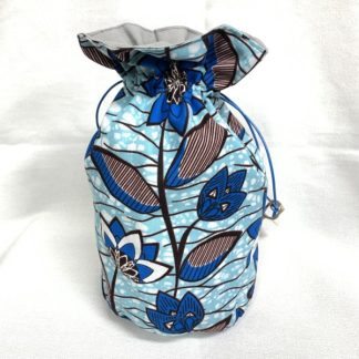 <span style="color: #ff6347; font-style: bold;">【売切】</span><br>045<br>ハネ付き丸底巾着<br>ブルーフラワー