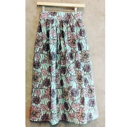 <span style="color: #ff6347; font-style: bold;">【売切】</span><br>056<br>アフリカ布の<br>スカート<br>flower