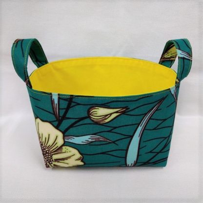 <span style="color: #ff6347; font-style: bold;">【売切】</span><br>112<br>アフリカ布で作った小物入れ（小）<br>グリーンフラワー