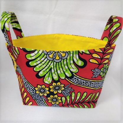 <span style="color: #ff6347; font-style: bold;">【売切】</span><br>111<br>アフリカ布で作った小物入れ（大）<br>レッドボタニカル