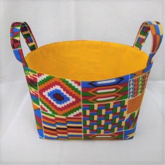 <span style="color: #ff6347; font-style: bold;">【売切】</span><br>110<br>アフリカ布で作った小物入れ(大)<br>マルチカラー