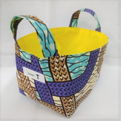 <span style="color: #ff6347; font-style: bold;">【売切】</span><br>105<br>アフリカ布で作った小物入れ（小）<br>ホワイト＆ブルー - 画像 (2)