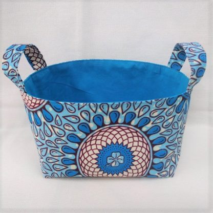 <span style="color: #ff6347; font-style: bold;">【売切】</span><br>103<br>アフリカ布で作った小物入れ（小）<br>ブルーサークル