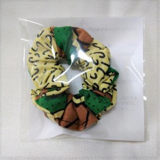 <span style="color: #ff6347; font-style: bold;">【売切】</span><br>015<br>アフリカ布の<br>シュシュ<br>green &brown