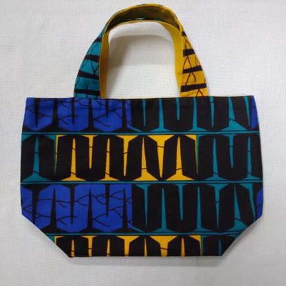 <span style="color: #ff6347; font-style: bold;">【売切】</span><br>047アフリカ布のトートバッグ<br>中<br>ブルー＆イエロー