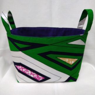 <span style="color: #ff6347; font-style: bold;">【売切】</span><br>296<br>アフリカ布で作った小物入れ(大)<br>グリーン&ホワイト