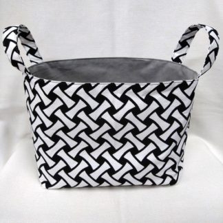 <span style="color: #ff6347; font-style: bold;">【売切】</span><br>295<br>アフリカ布で作った小物入れ(大)<br>ブラック&ホワイト